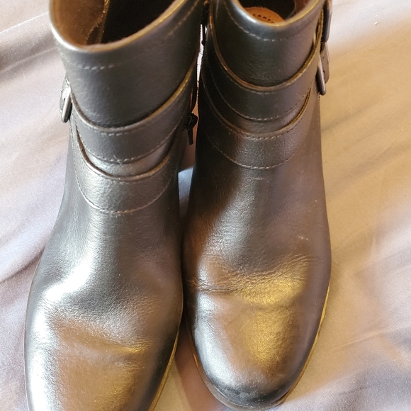 Like new boots- Hollis Pearl - Picture 4 of 6